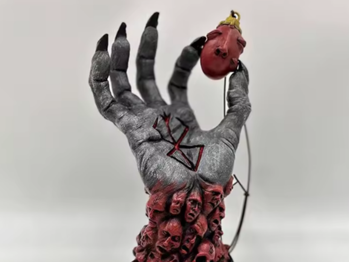 Berserksmynd Hand of God Statue Anime Handcraft